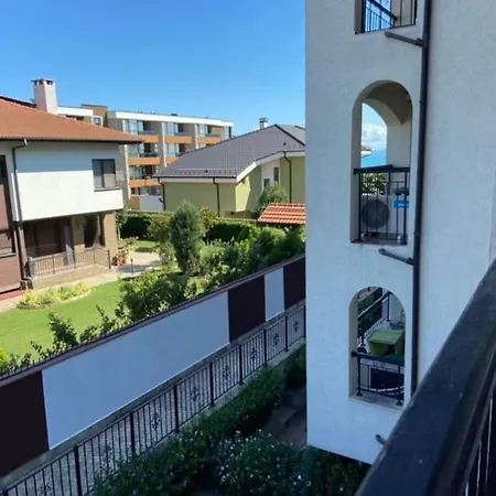 Beachfront 1-bedroom Stylish & Compact Burgas