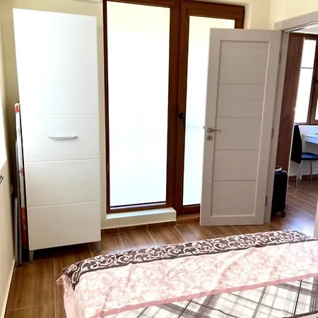 Apartament Beachfront 1-bedroom Stylish & Compact