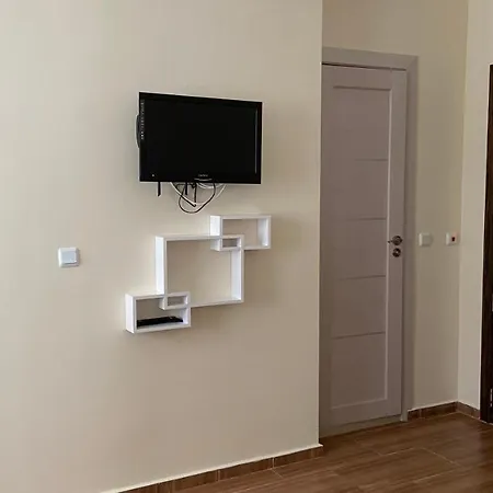Apartament Beachfront 1-bedroom Stylish & Compact Burgas