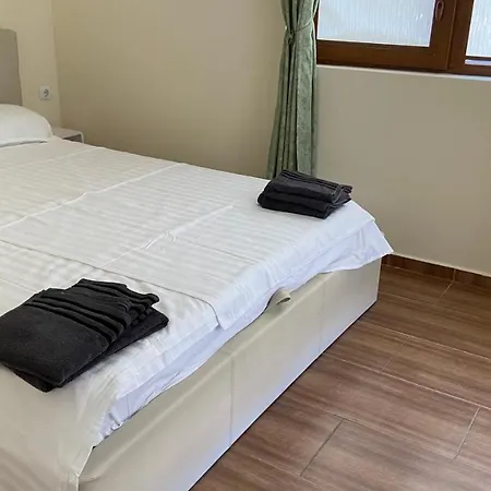 Apartament Beachfront 1-bedroom Stylish & Compact *