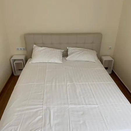 Apartament Beachfront 1-bedroom Stylish & Compact Burgas