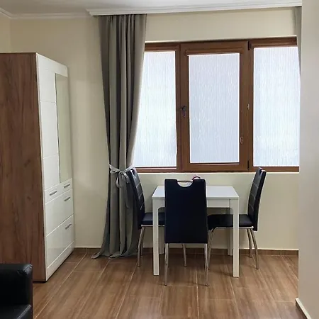 Beachfront 1-bedroom Stylish & Compact Apartament *